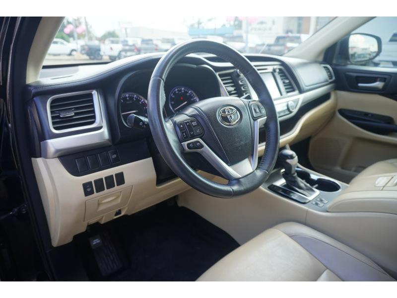 used 2014 Toyota Highlander car, priced at $14,997