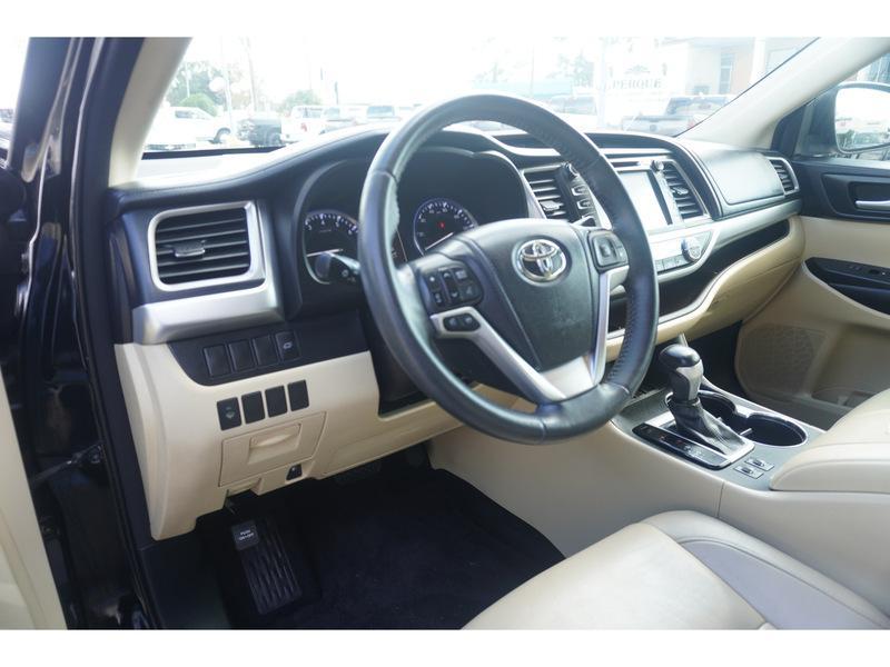 used 2014 Toyota Highlander car, priced at $14,997