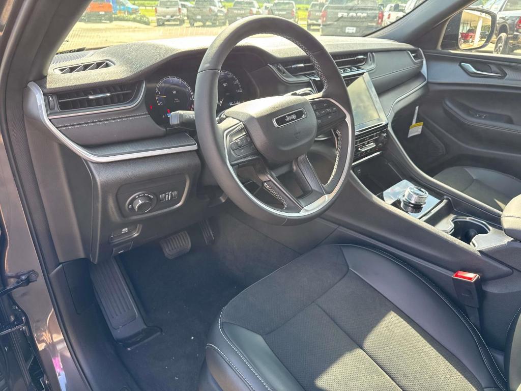 new 2025 Jeep Grand Cherokee L car, priced at $48,375