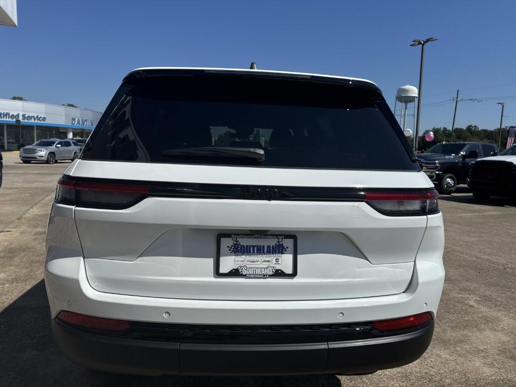 new 2025 Jeep Grand Cherokee car, priced at $43,635