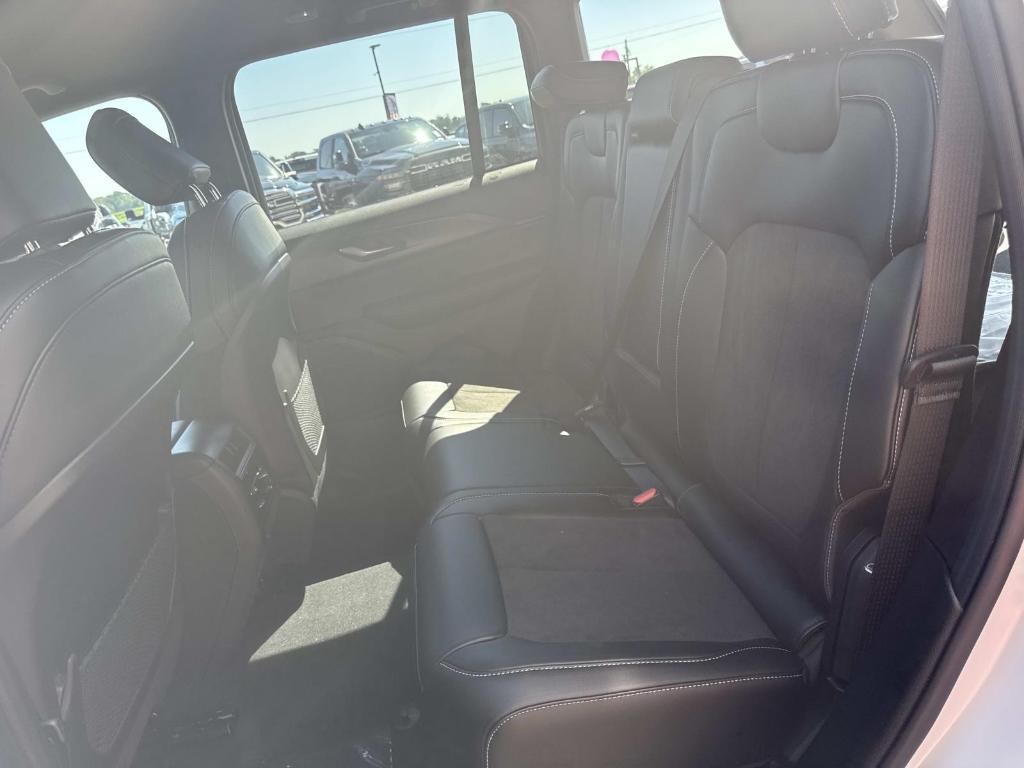 new 2025 Jeep Grand Cherokee car, priced at $43,635