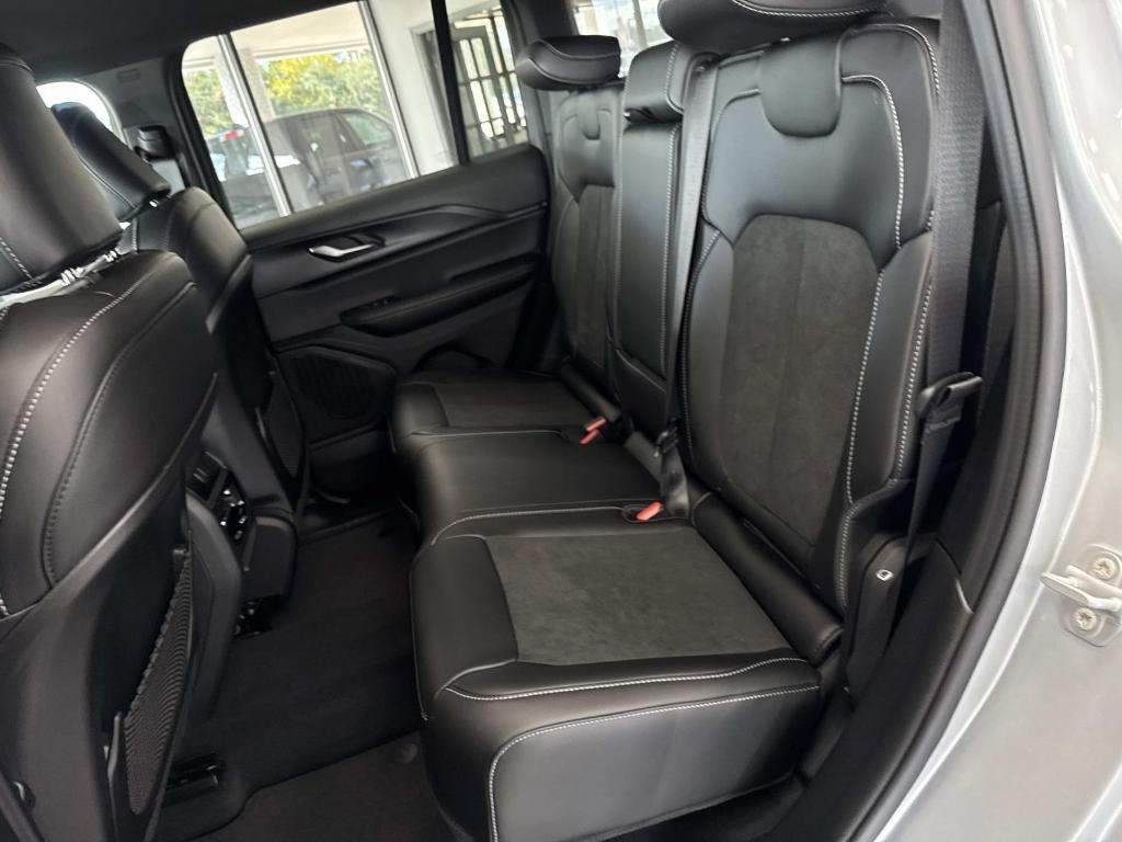 new 2025 Jeep Grand Cherokee car, priced at $44,230