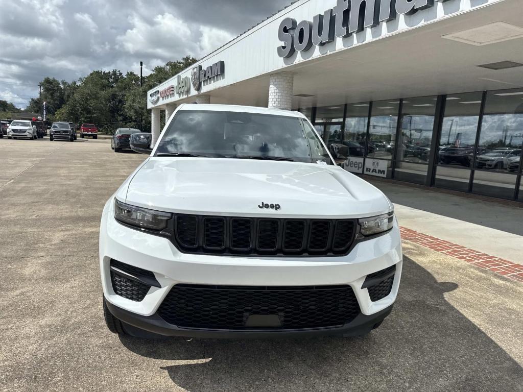 new 2025 Jeep Grand Cherokee car, priced at $45,280