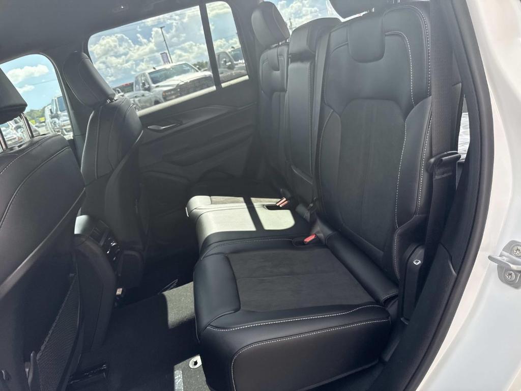 new 2025 Jeep Grand Cherokee car, priced at $45,280