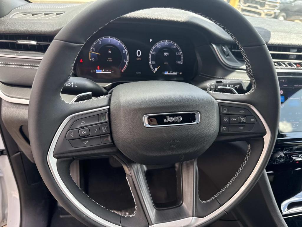 new 2025 Jeep Grand Cherokee car, priced at $45,280