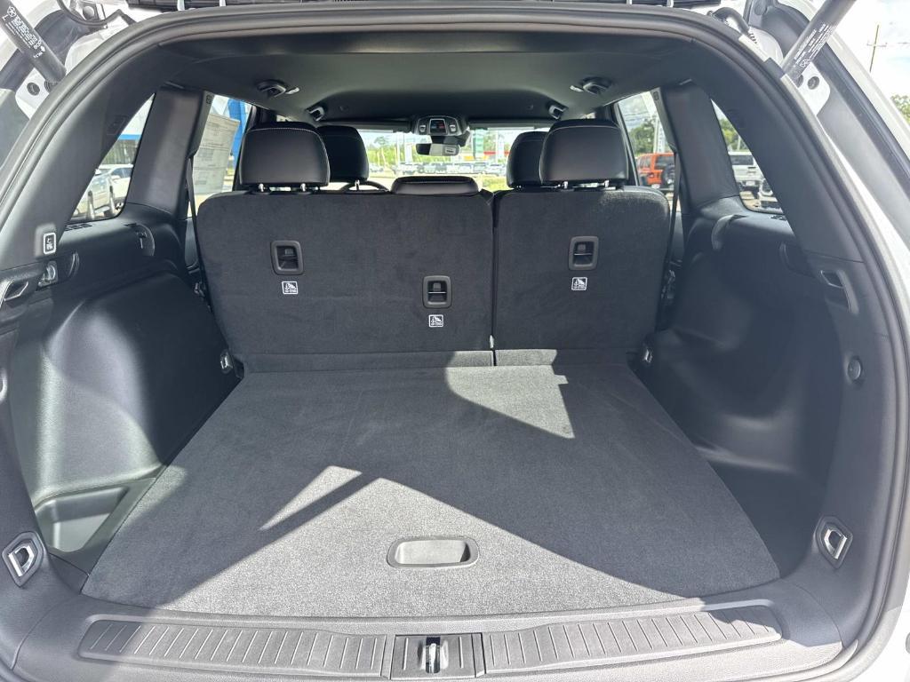 new 2025 Jeep Grand Cherokee car, priced at $45,280