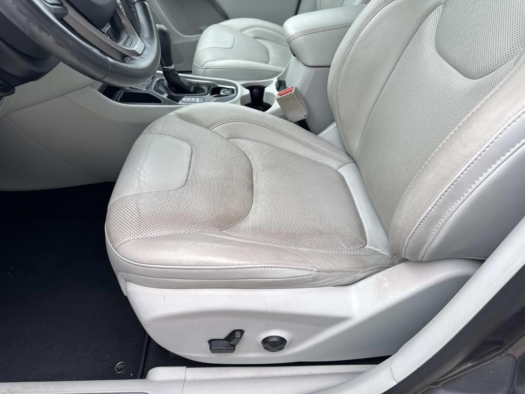 used 2019 Jeep Cherokee car, priced at $19,997