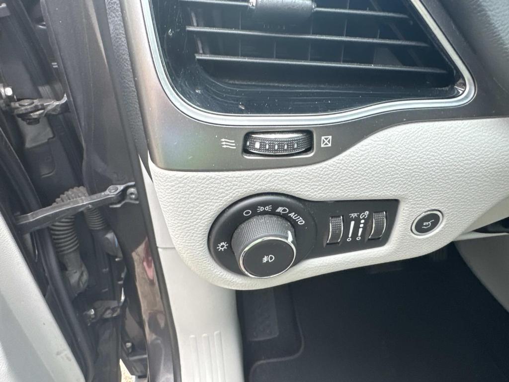 used 2019 Jeep Cherokee car, priced at $19,997
