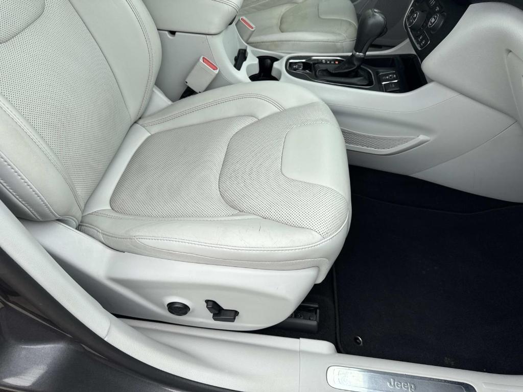 used 2019 Jeep Cherokee car, priced at $19,997