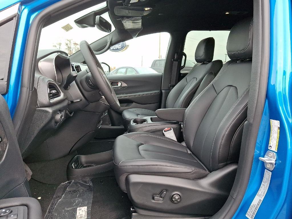 new 2026 Chrysler Pacifica car, priced at $43,216