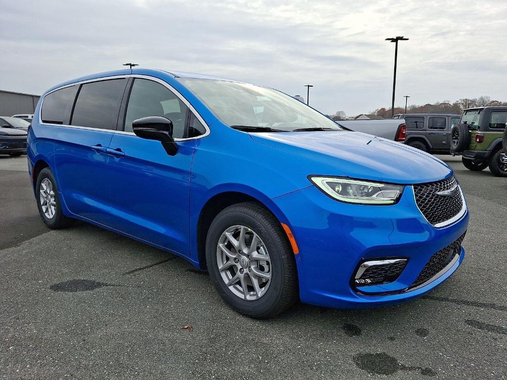 new 2026 Chrysler Pacifica car, priced at $43,216