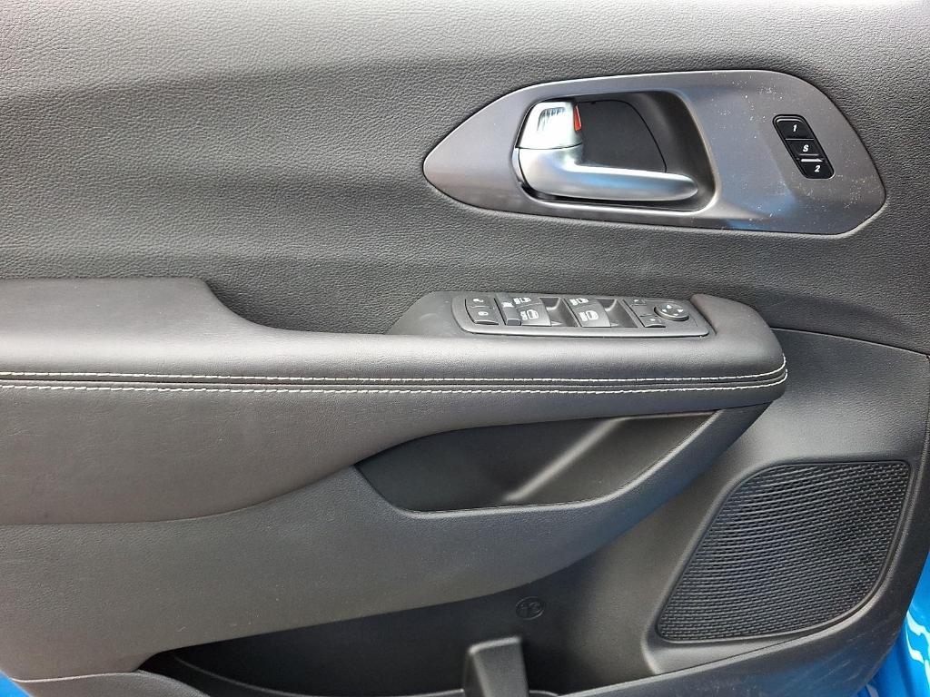 new 2026 Chrysler Pacifica car, priced at $43,216