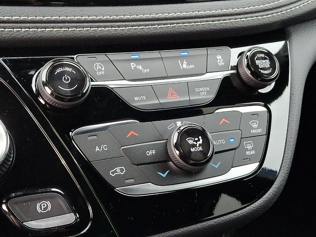 new 2026 Chrysler Pacifica car, priced at $43,216