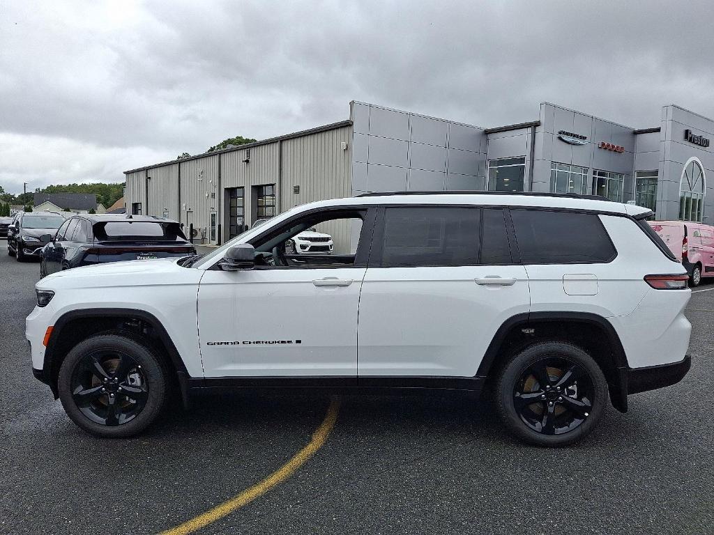 new 2025 Jeep Grand Cherokee L car, priced at $52,505