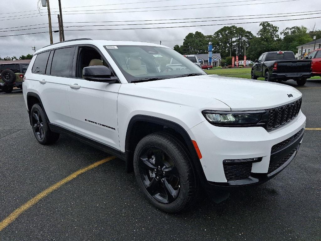 new 2025 Jeep Grand Cherokee L car, priced at $52,505