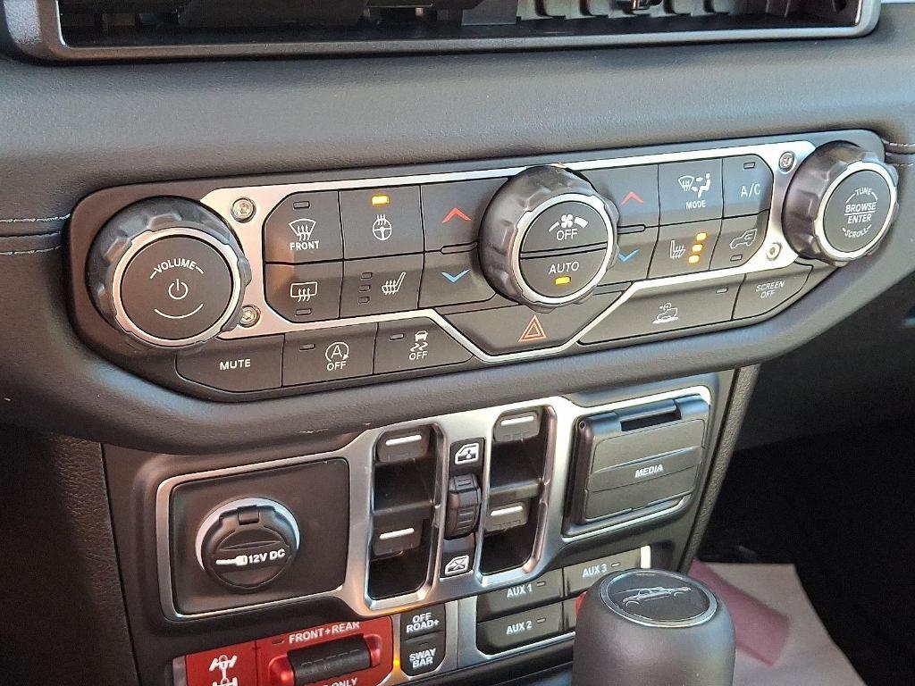 new 2025 Jeep Gladiator car, priced at $50,938