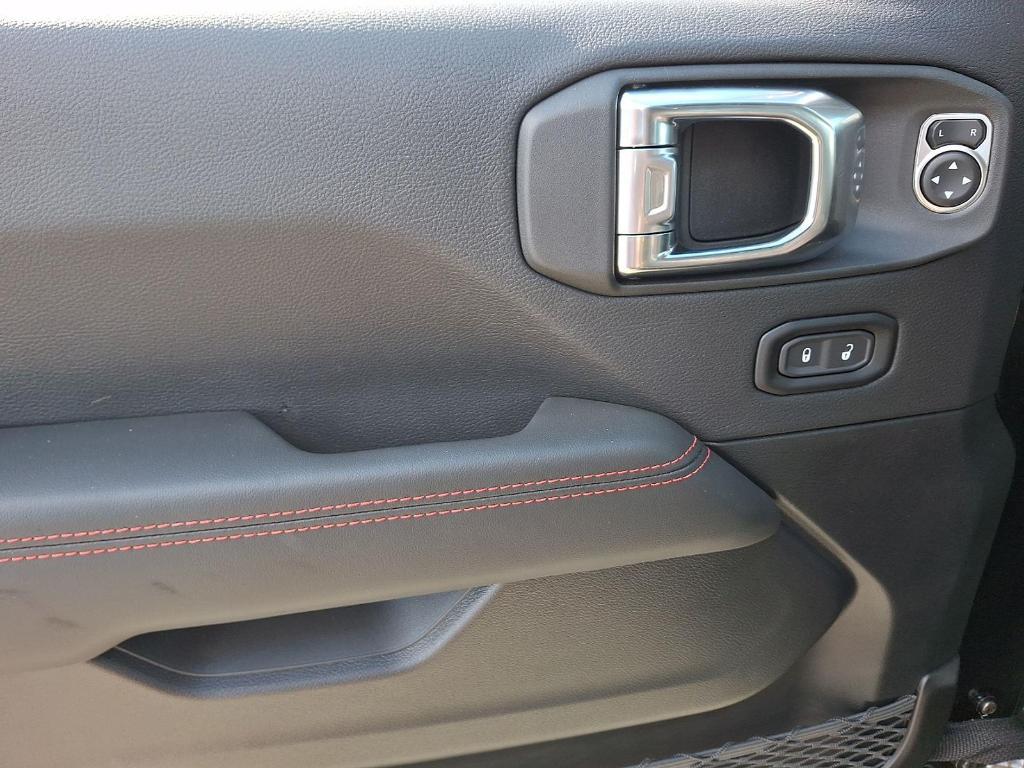 new 2025 Jeep Gladiator car, priced at $55,400