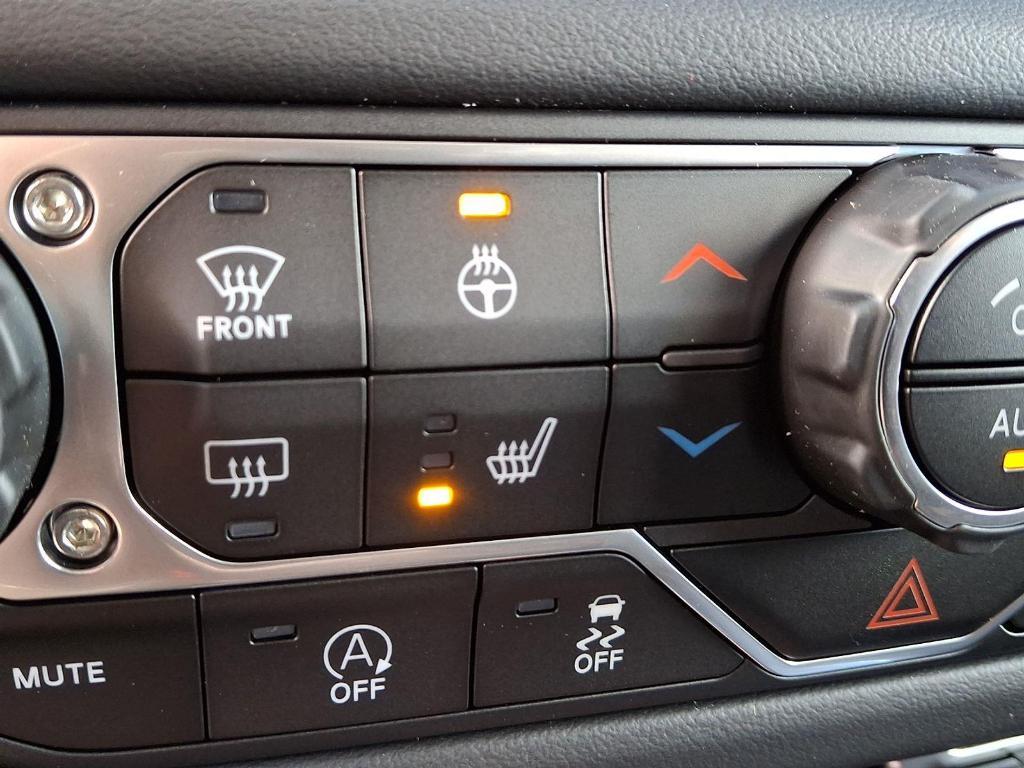 new 2025 Jeep Gladiator car, priced at $55,400