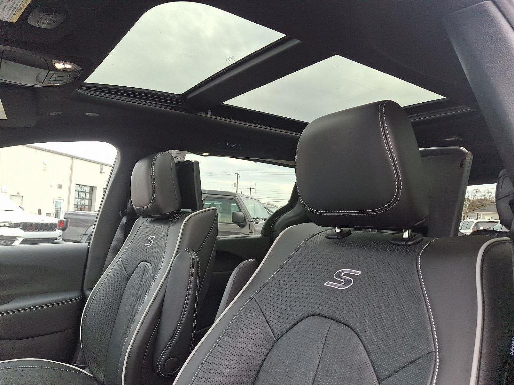 new 2026 Chrysler Pacifica car, priced at $53,140