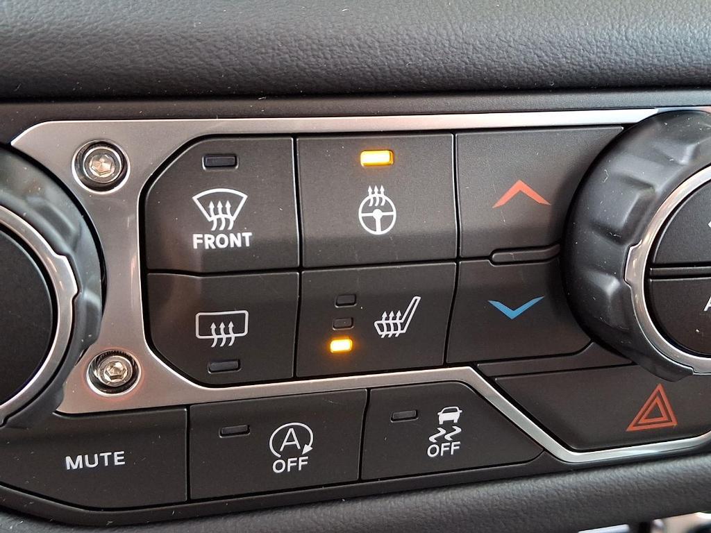 new 2025 Jeep Gladiator car, priced at $50,434