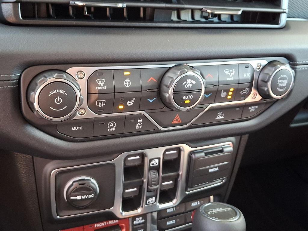 new 2025 Jeep Gladiator car, priced at $50,434