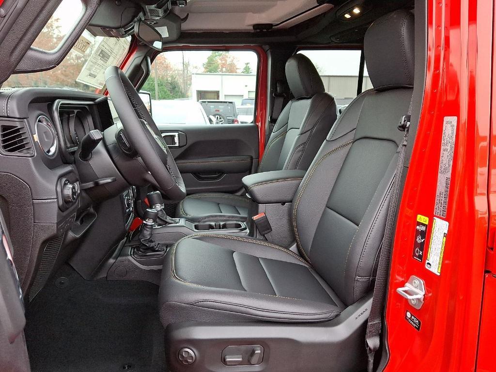 new 2025 Jeep Gladiator car, priced at $44,893