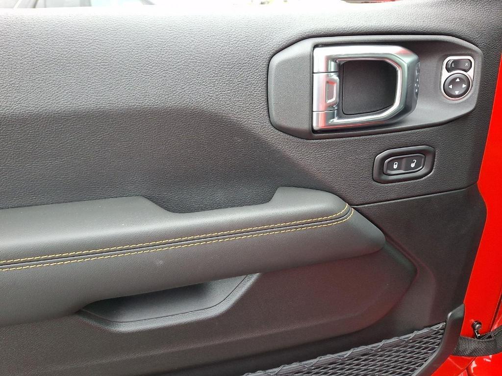 new 2025 Jeep Gladiator car, priced at $44,893