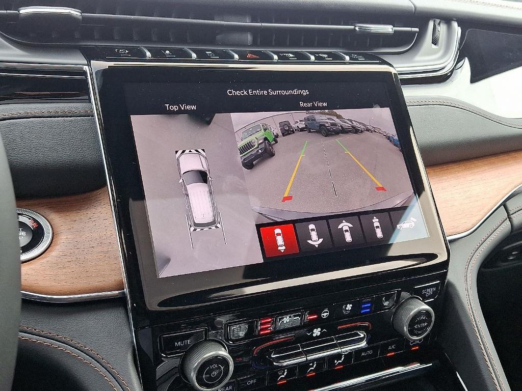 new 2025 Jeep Grand Cherokee car, priced at $61,292