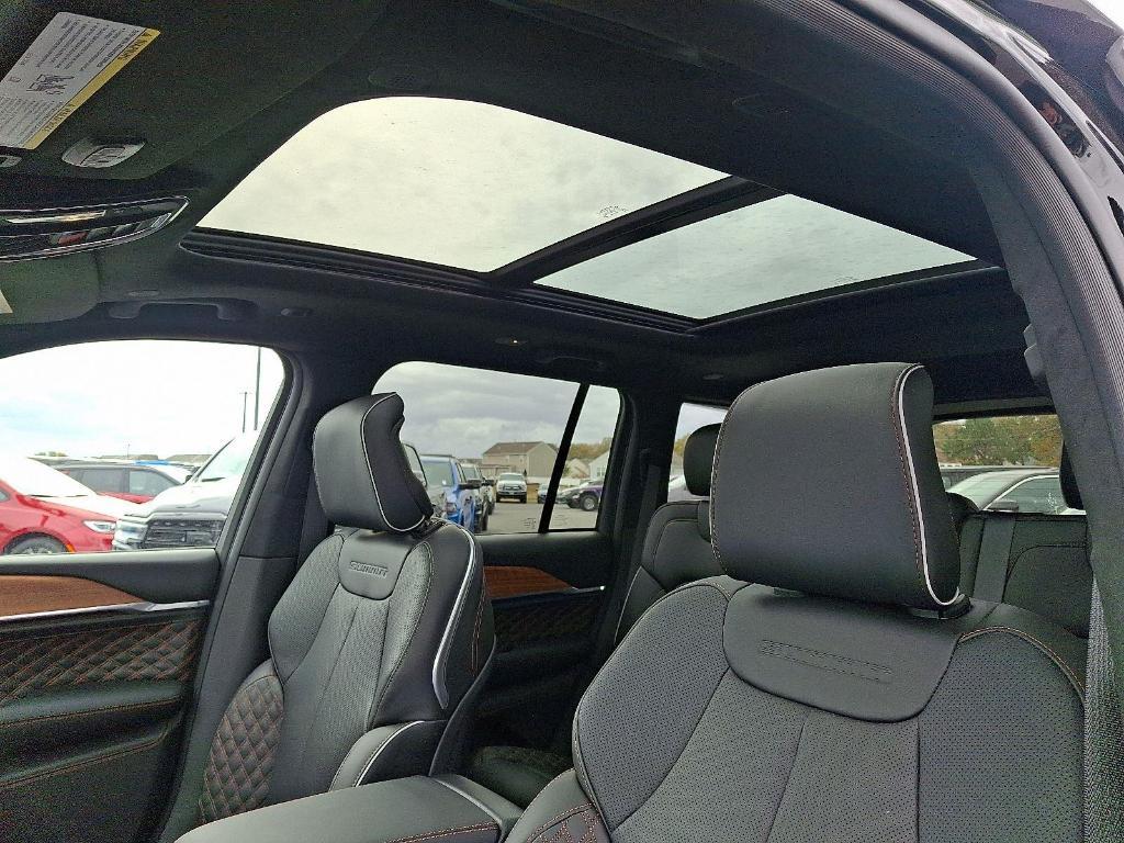 new 2025 Jeep Grand Cherokee car, priced at $61,292