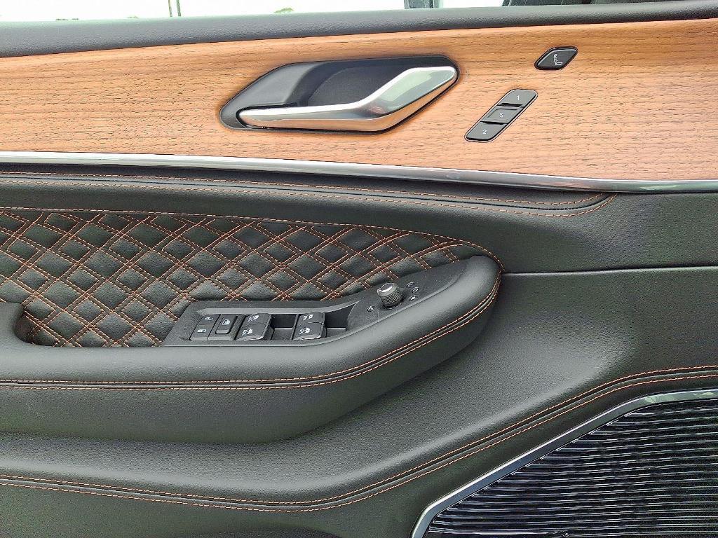 new 2025 Jeep Grand Cherokee car, priced at $61,292