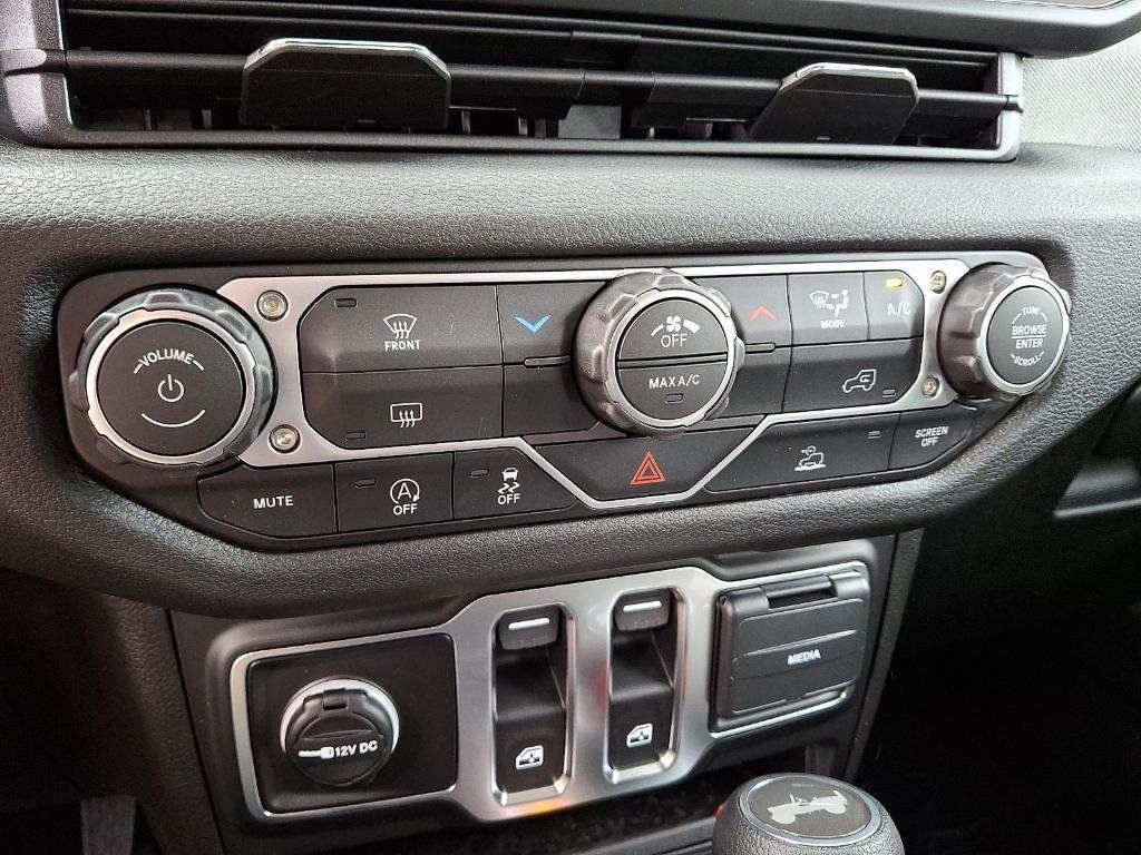 new 2026 Jeep Wrangler car, priced at $39,245