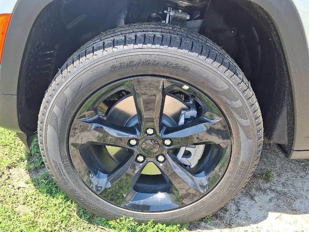 new 2025 Jeep Grand Cherokee L car, priced at $49,347