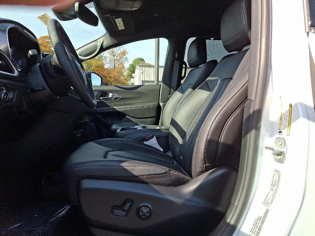 new 2026 Chrysler Pacifica car, priced at $47,035