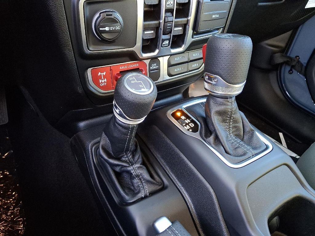 new 2025 Jeep Gladiator car, priced at $50,706