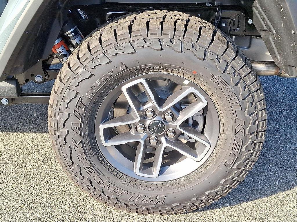 new 2025 Jeep Gladiator car, priced at $50,706