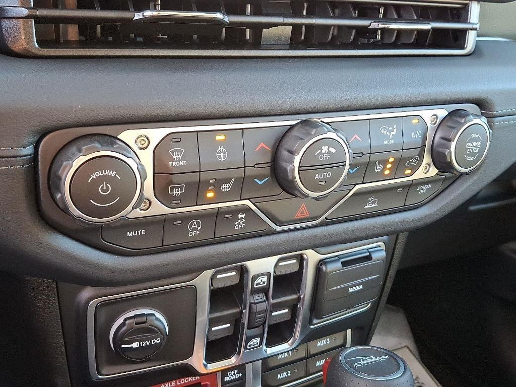 new 2025 Jeep Gladiator car, priced at $50,706