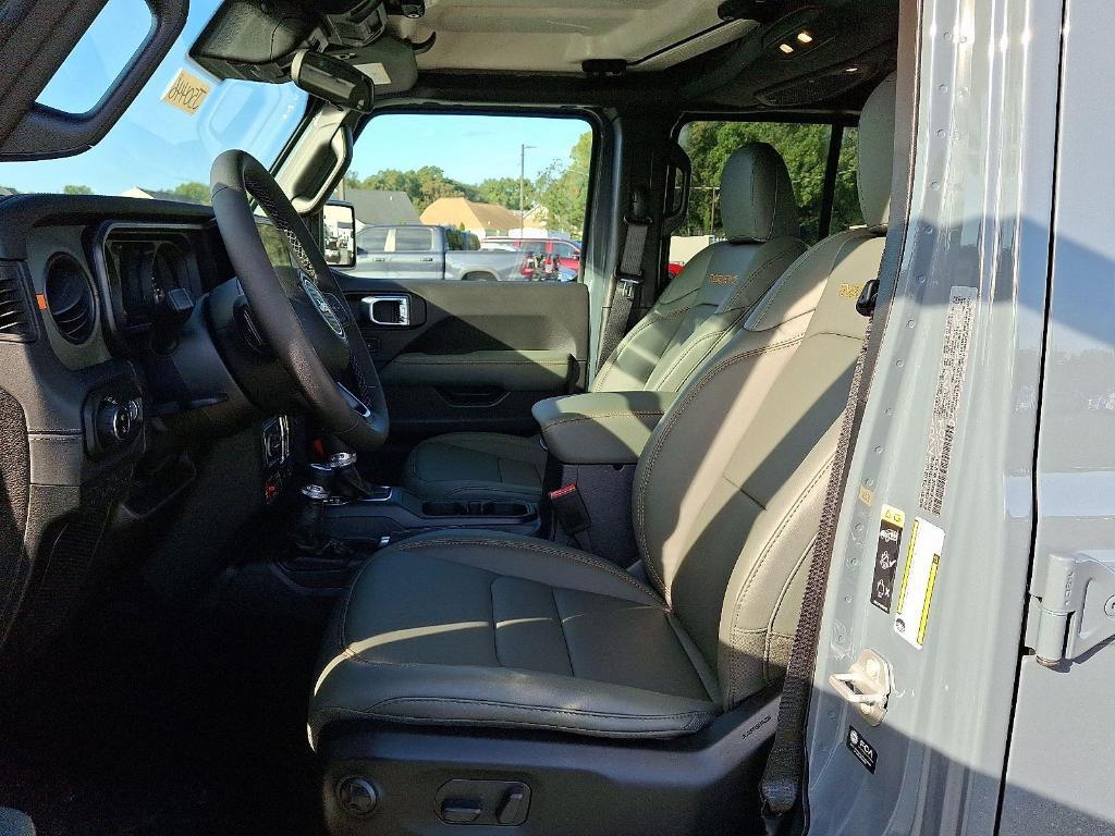 new 2025 Jeep Gladiator car, priced at $50,706