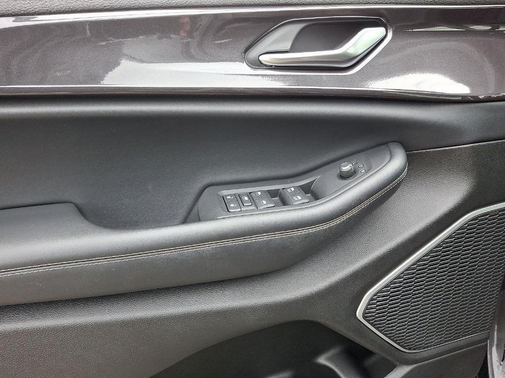 used 2022 Jeep Grand Cherokee L car, priced at $30,900