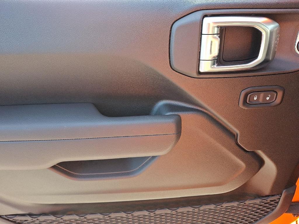 new 2025 Jeep Wrangler car, priced at $42,880