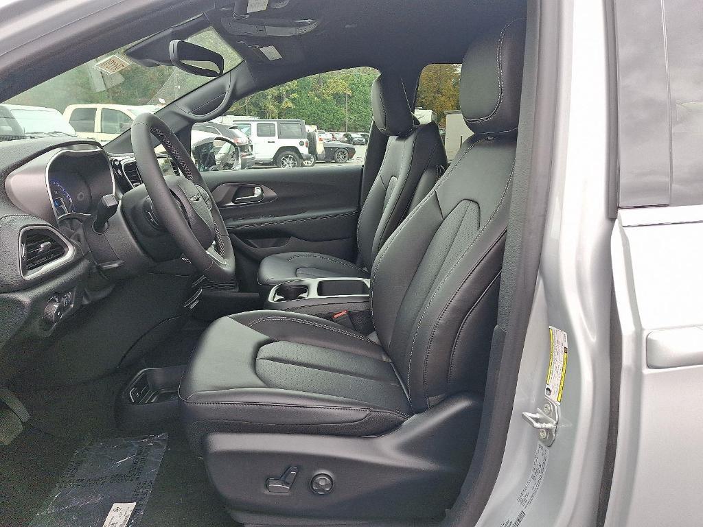 new 2026 Chrysler Pacifica car, priced at $45,610