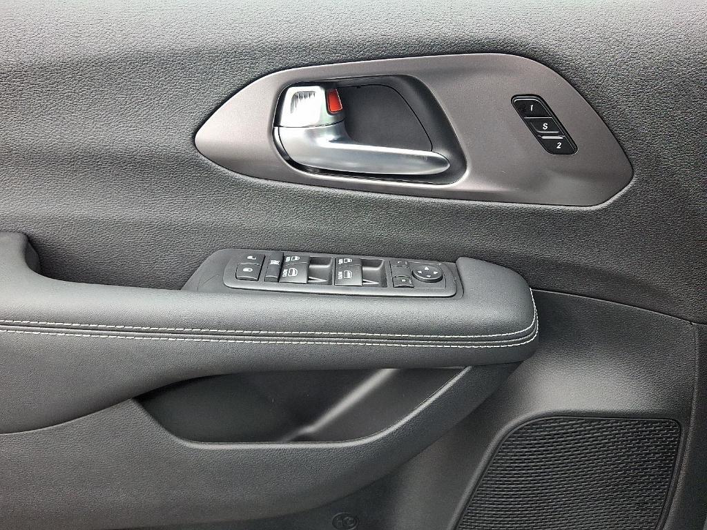 new 2026 Chrysler Pacifica car, priced at $45,610