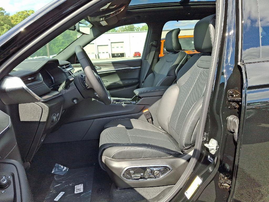 new 2025 Jeep Grand Cherokee car, priced at $56,836