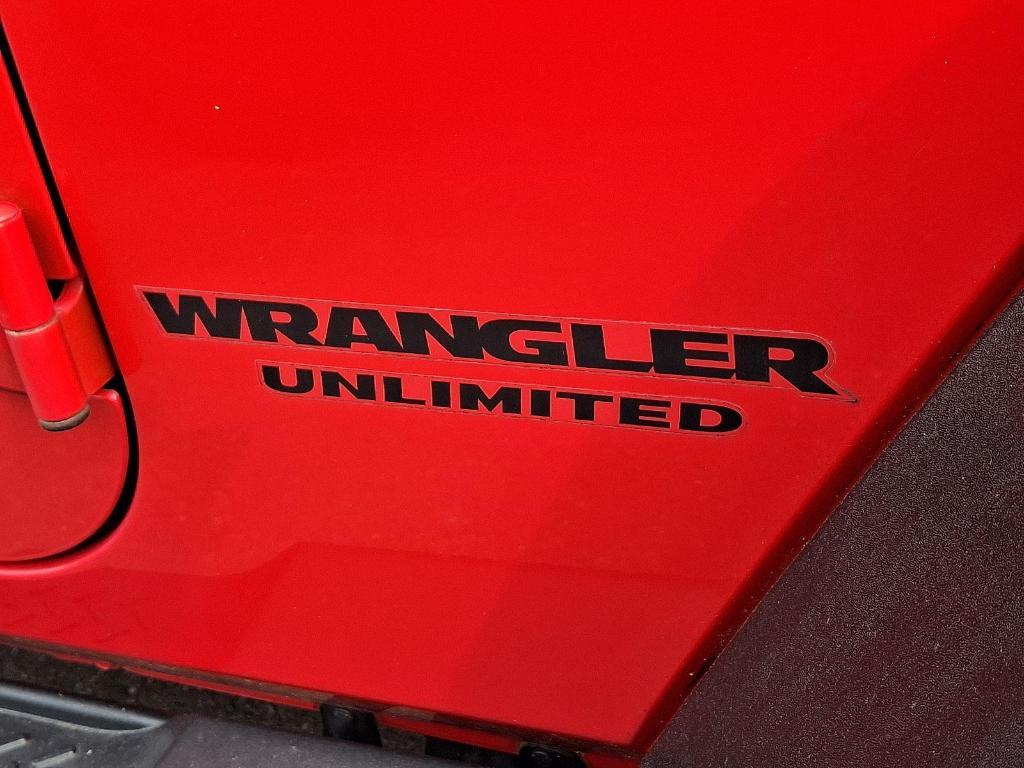 used 2015 Jeep Wrangler Unlimited car, priced at $22,490