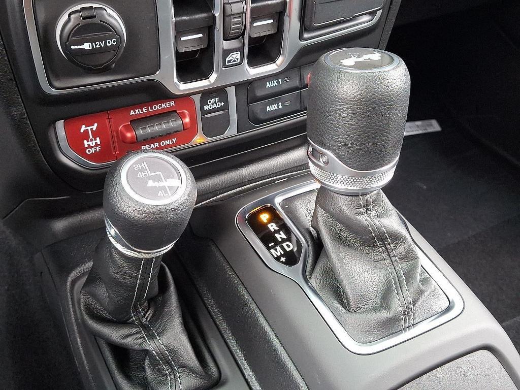 new 2025 Jeep Wrangler car, priced at $44,151