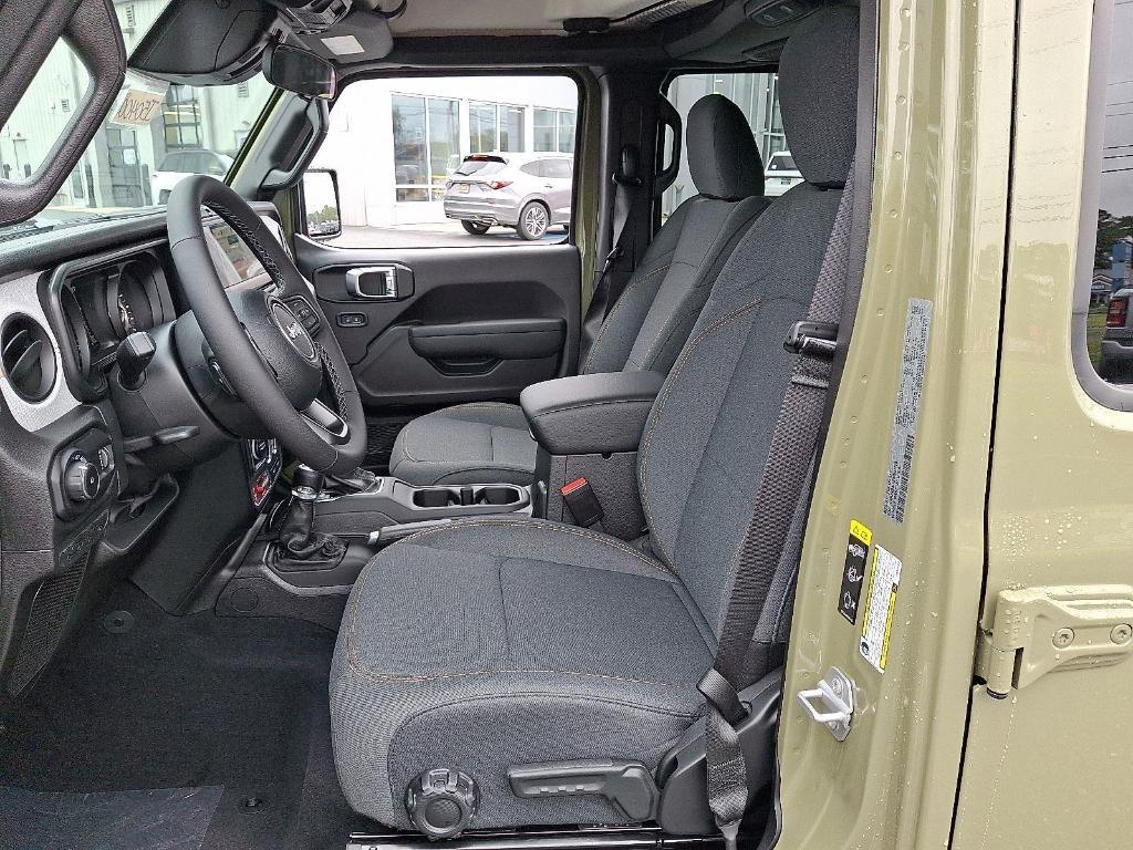 new 2025 Jeep Wrangler car, priced at $44,151