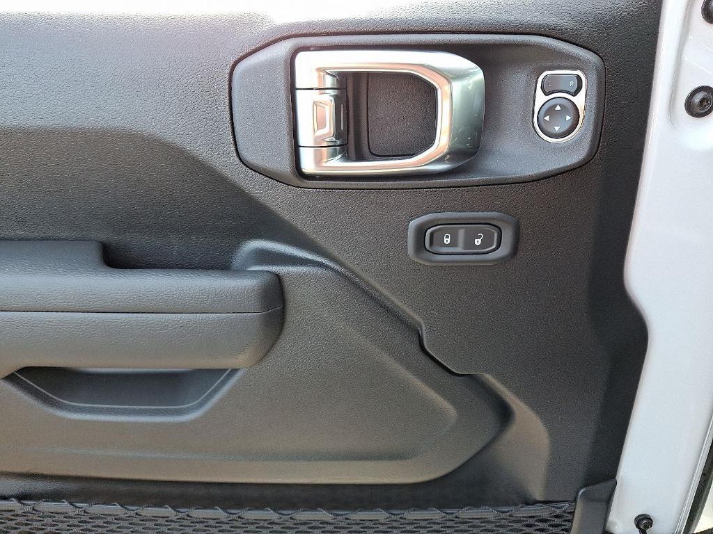 new 2026 Jeep Wrangler car, priced at $48,485