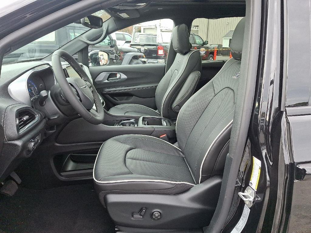 new 2026 Chrysler Pacifica car, priced at $49,587