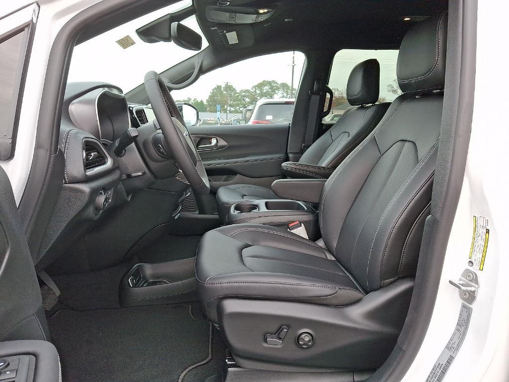 new 2026 Chrysler Pacifica car, priced at $45,216