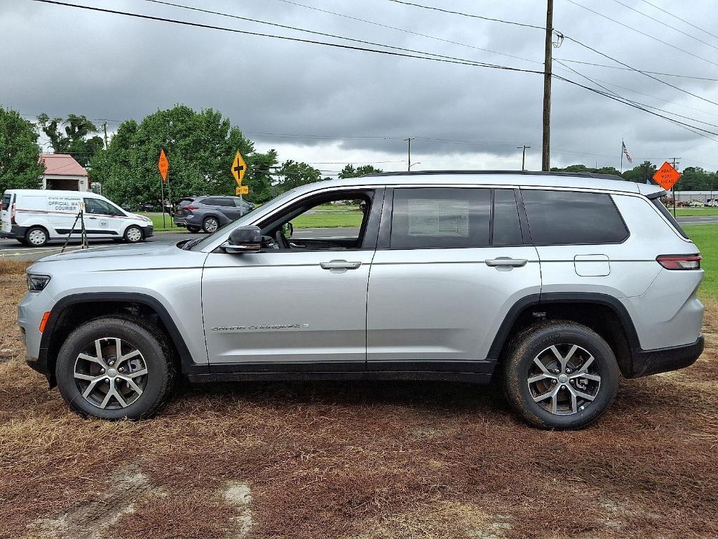 new 2025 Jeep Grand Cherokee L car, priced at $45,041