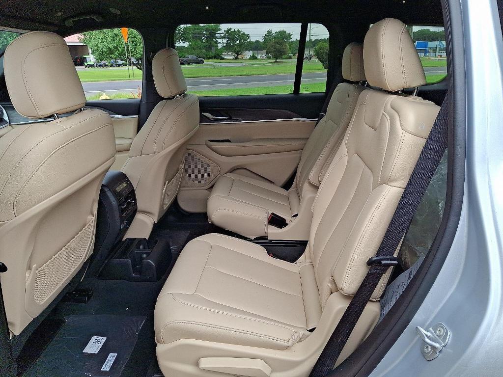 new 2025 Jeep Grand Cherokee L car, priced at $45,041